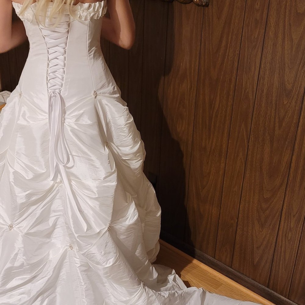 Wedding Dress Maggie Sottero Size 8 - Picture 14 of 16